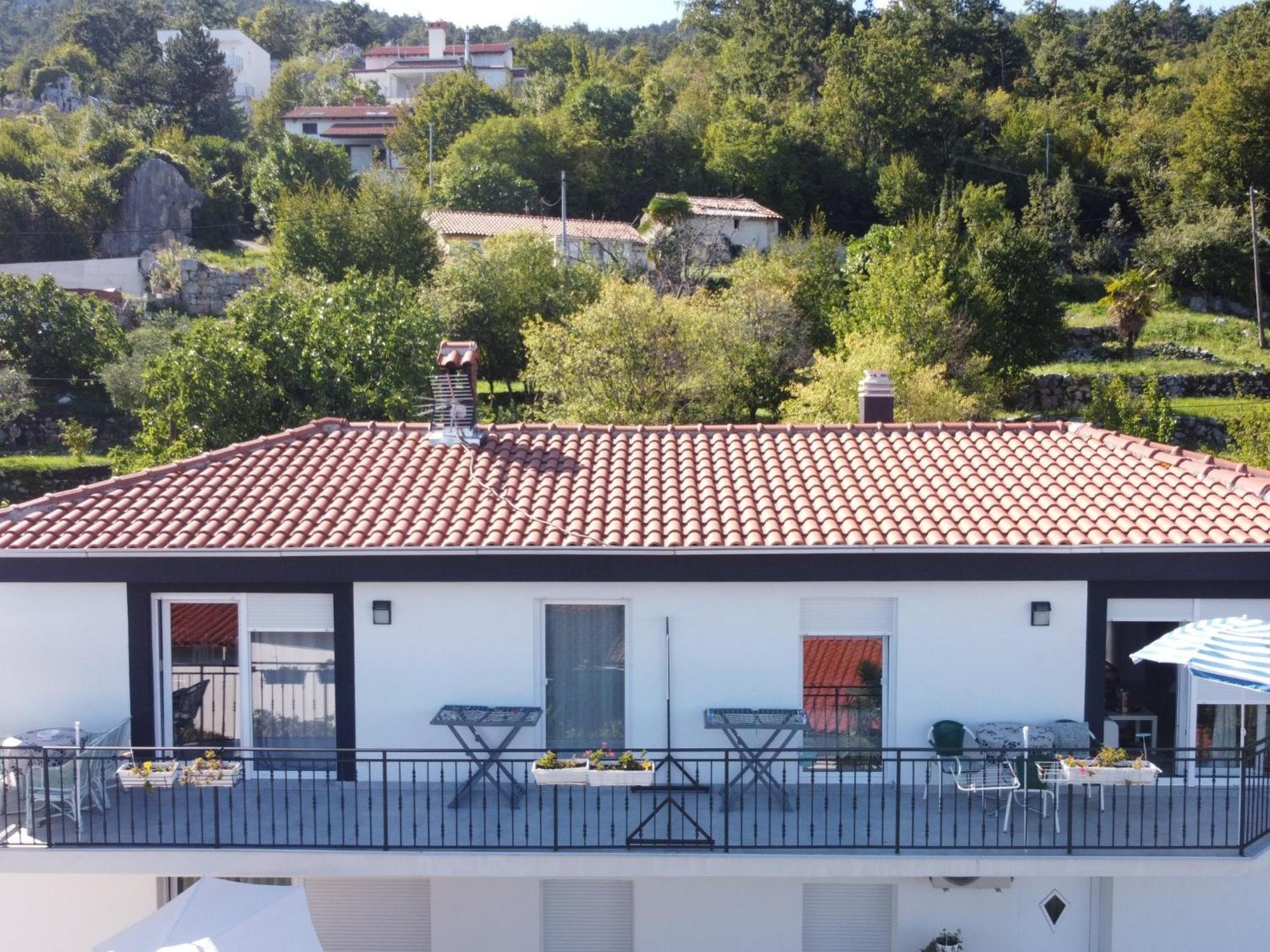Apartments Ema Ловран Экстерьер фото
