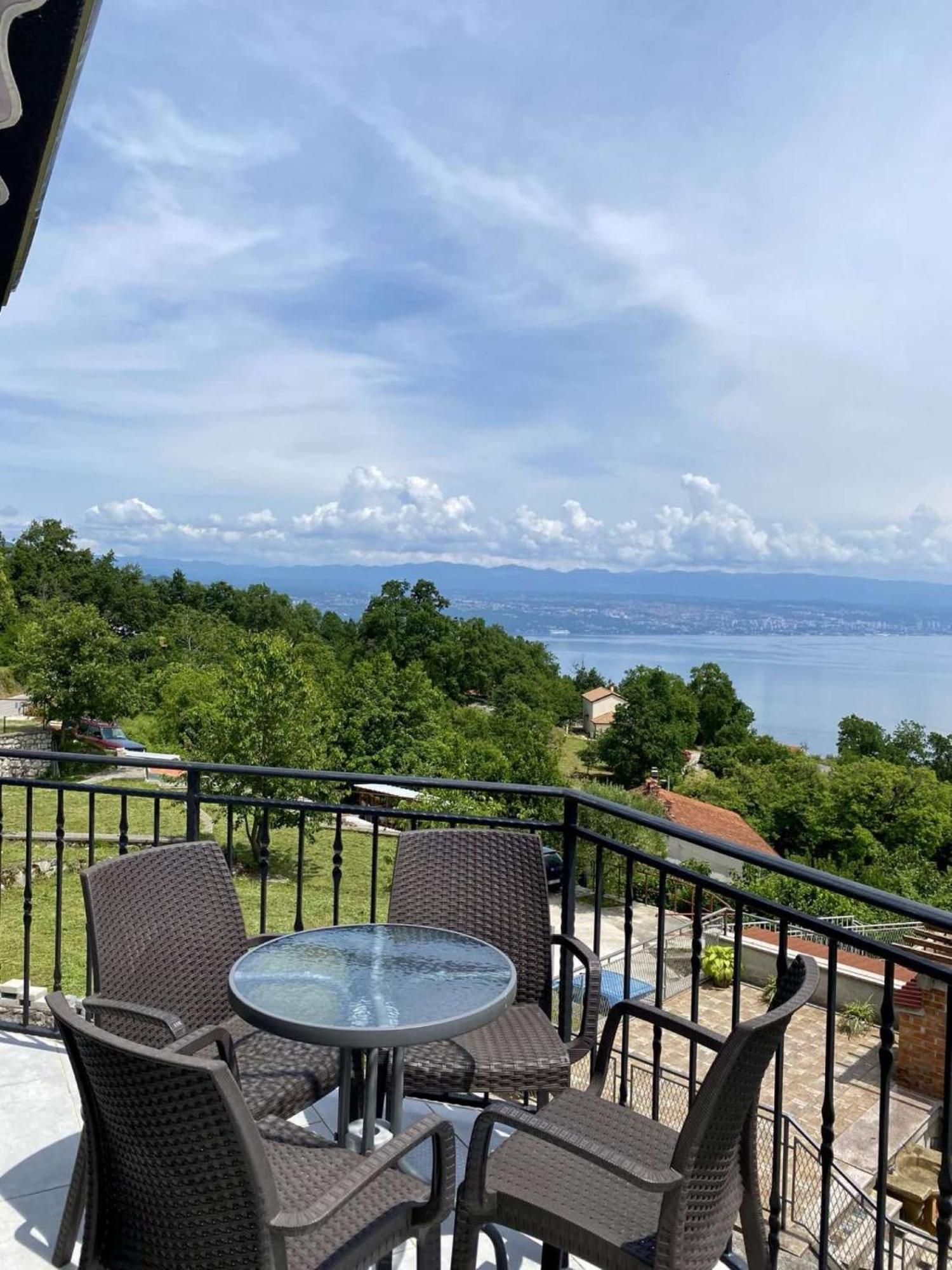 Apartments Ema Ловран Номер фото