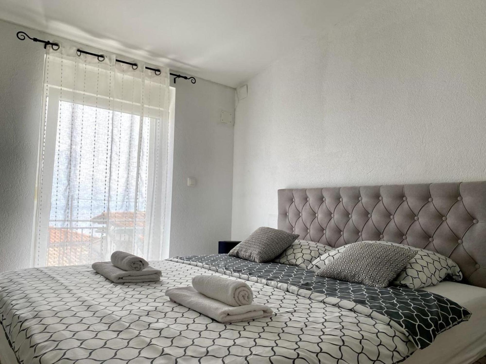 Apartments Ema Ловран Экстерьер фото